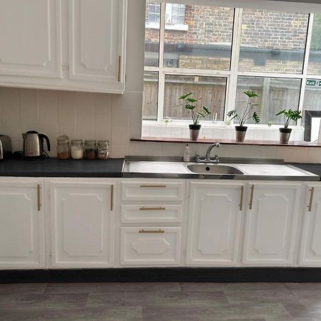 Balham, South London Spacious Guest House 5, 6 Rooms Available Exteriör bild