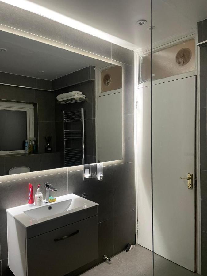 Balham, South London Spacious Guest House 5, 6 Rooms Available Exteriör bild