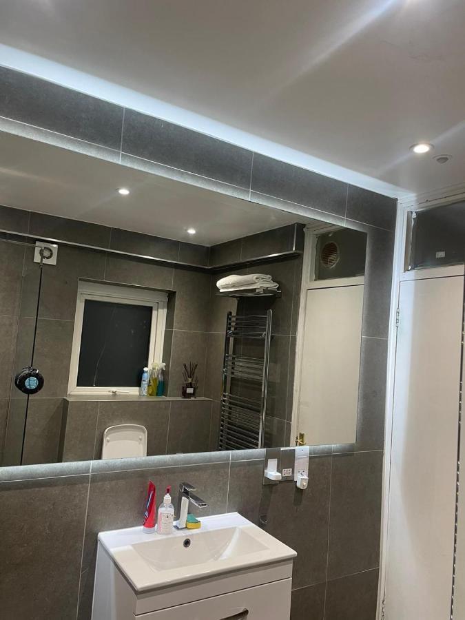 Balham, South London Spacious Guest House 5, 6 Rooms Available Exteriör bild